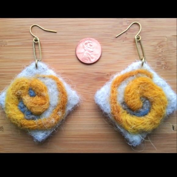 Squared Swirls Earrings - Picture 2 of 2